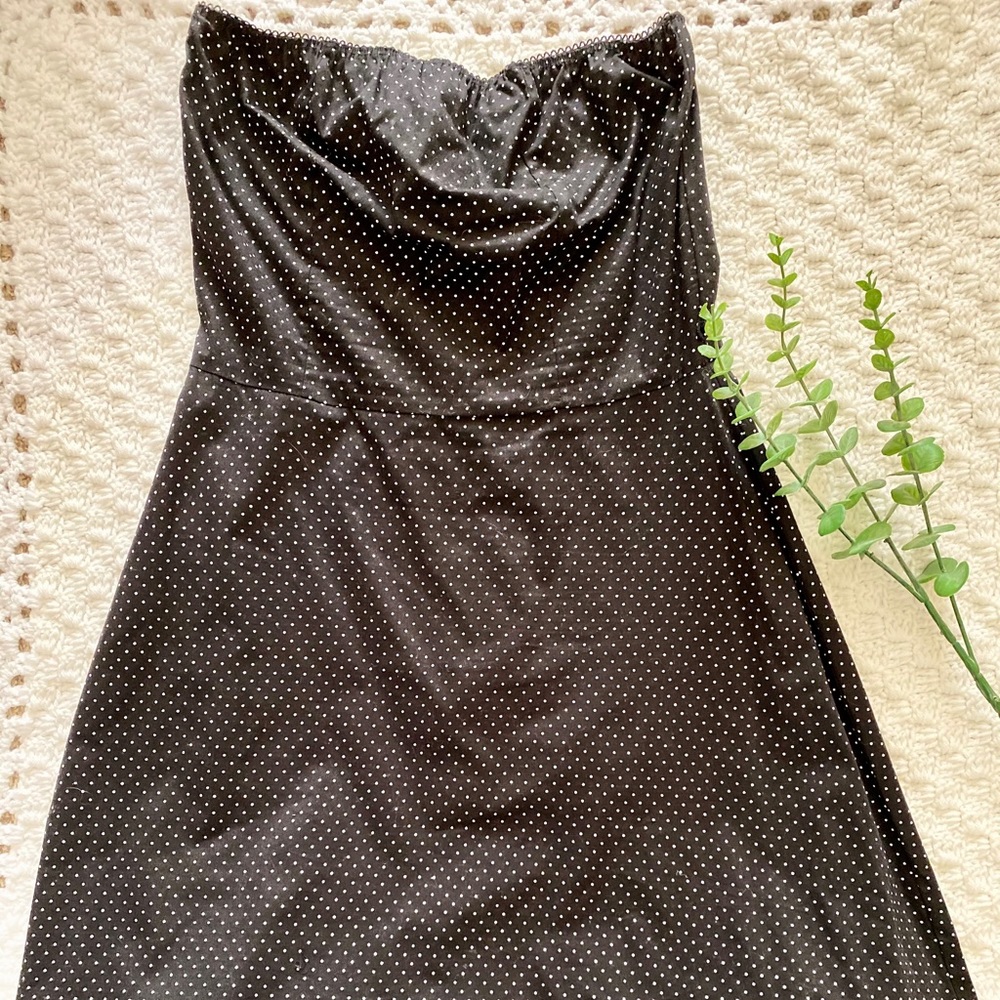 Strapless polka-dotted tulle dress